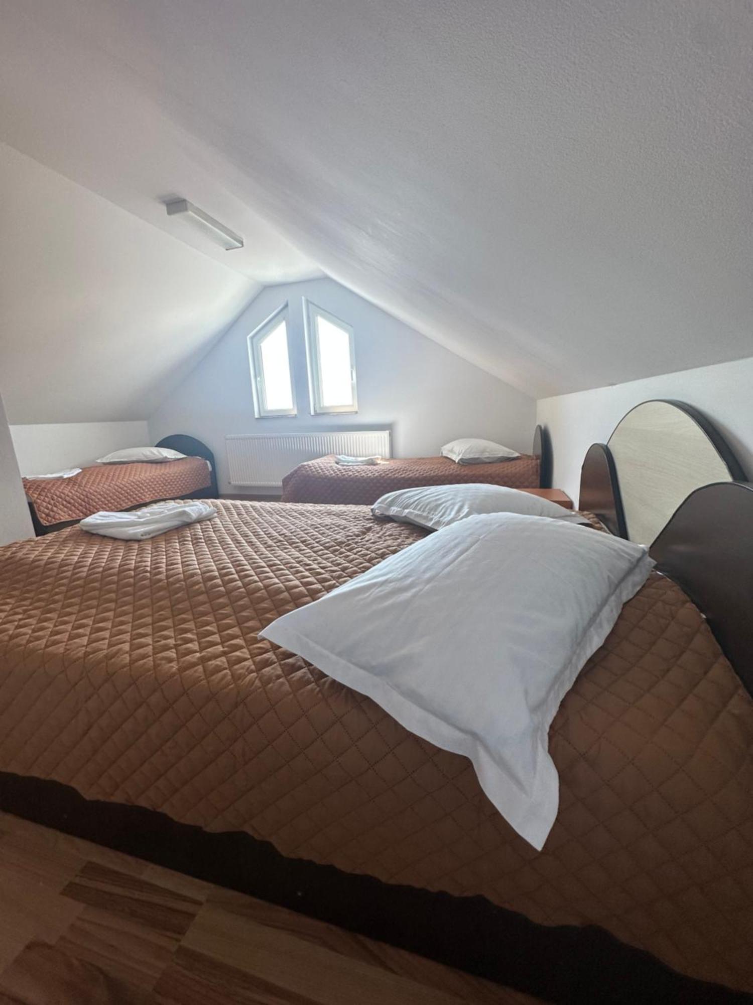 Casa Rustic Cazare Piteşti Kültér fotó